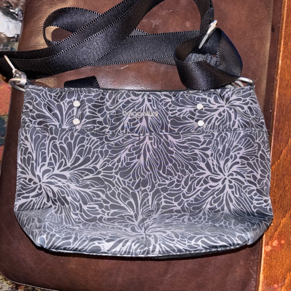 Baggallini Black and Gray Floral Crossbody Bag